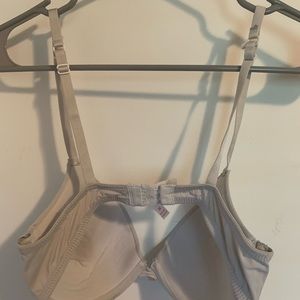 White, 34C tshirt bra